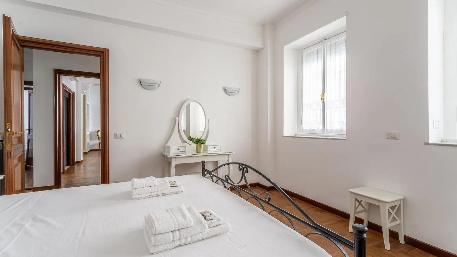 Iflat Vatican Spacious Apartment With Terrace Rome