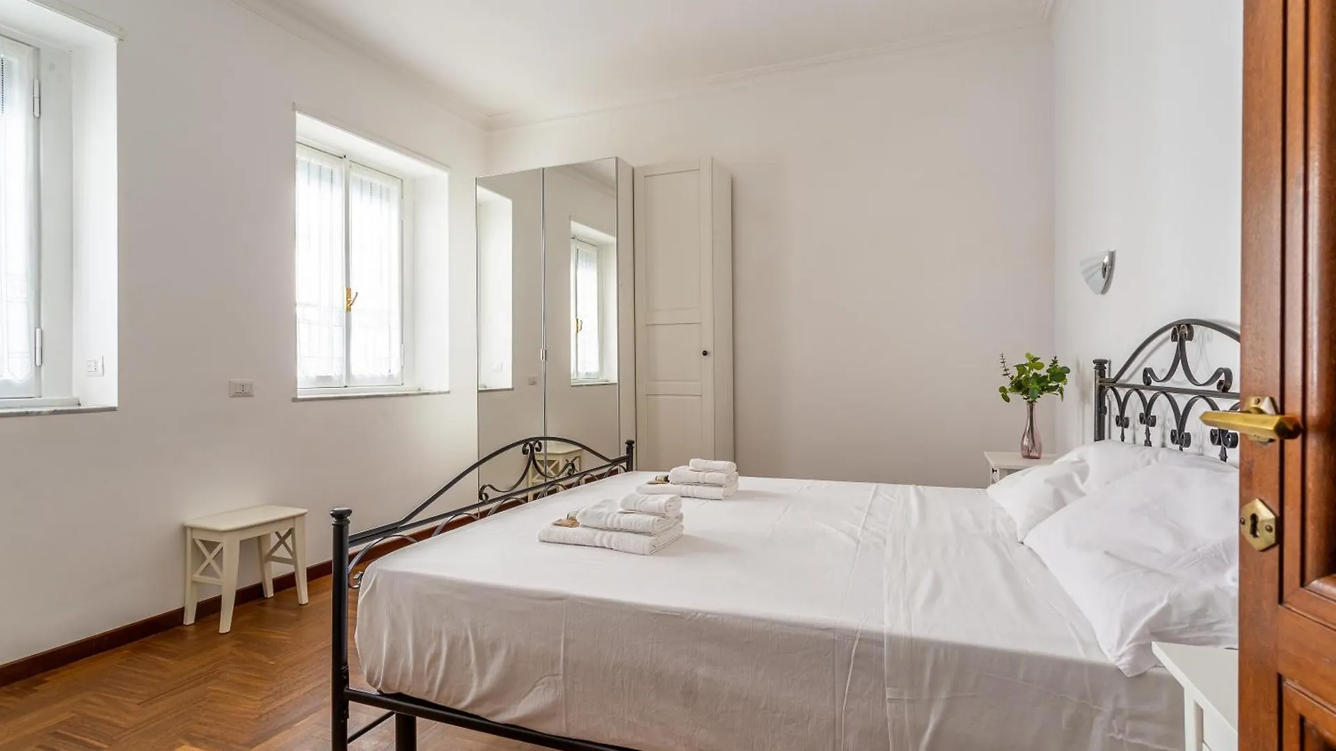 Iflat Vatican Spacious Apartment With Terrace Rome Italy