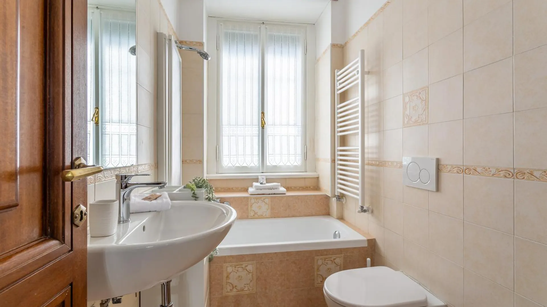 Iflat Vatican Spacious Apartment With Terrace Rome Italy